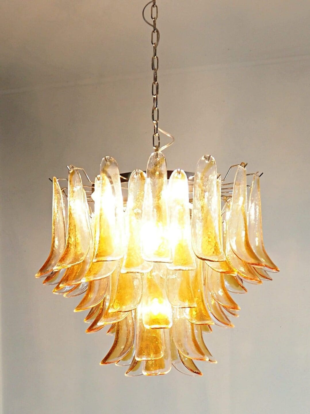Murano Chandelier – 53 petals – Amber