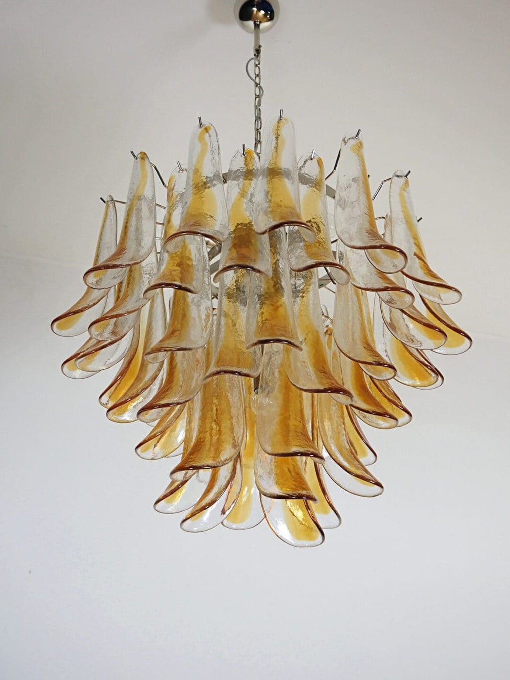 Murano Chandelier – 53 petals – Amber