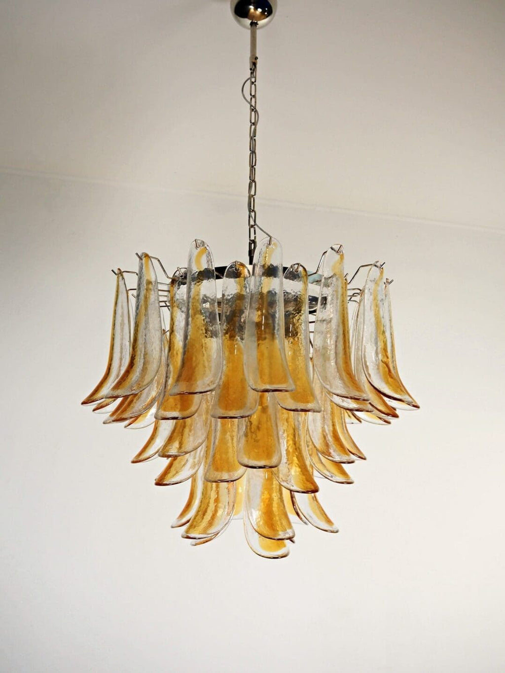 Murano Chandelier – 53 petals – Amber