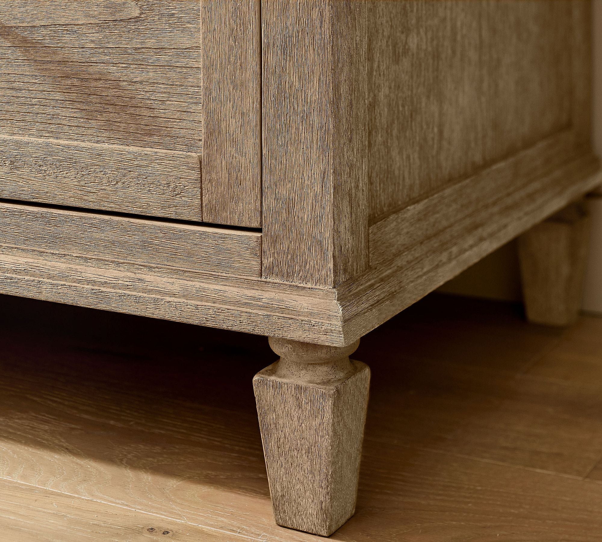 Sausalito 8-Drawer Dresser 76"